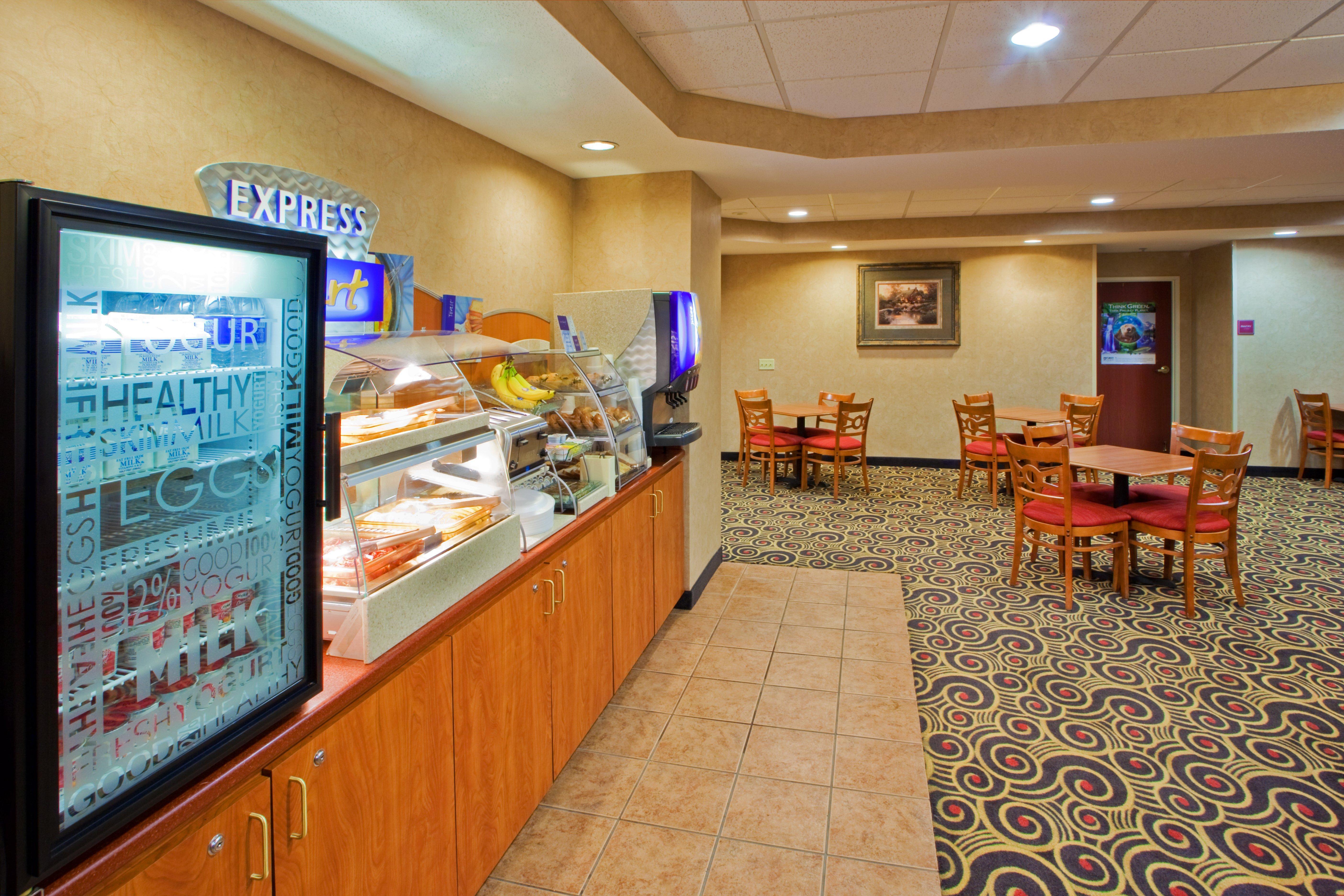 Holiday Inn Express Hanover By Ihg Exterior photo