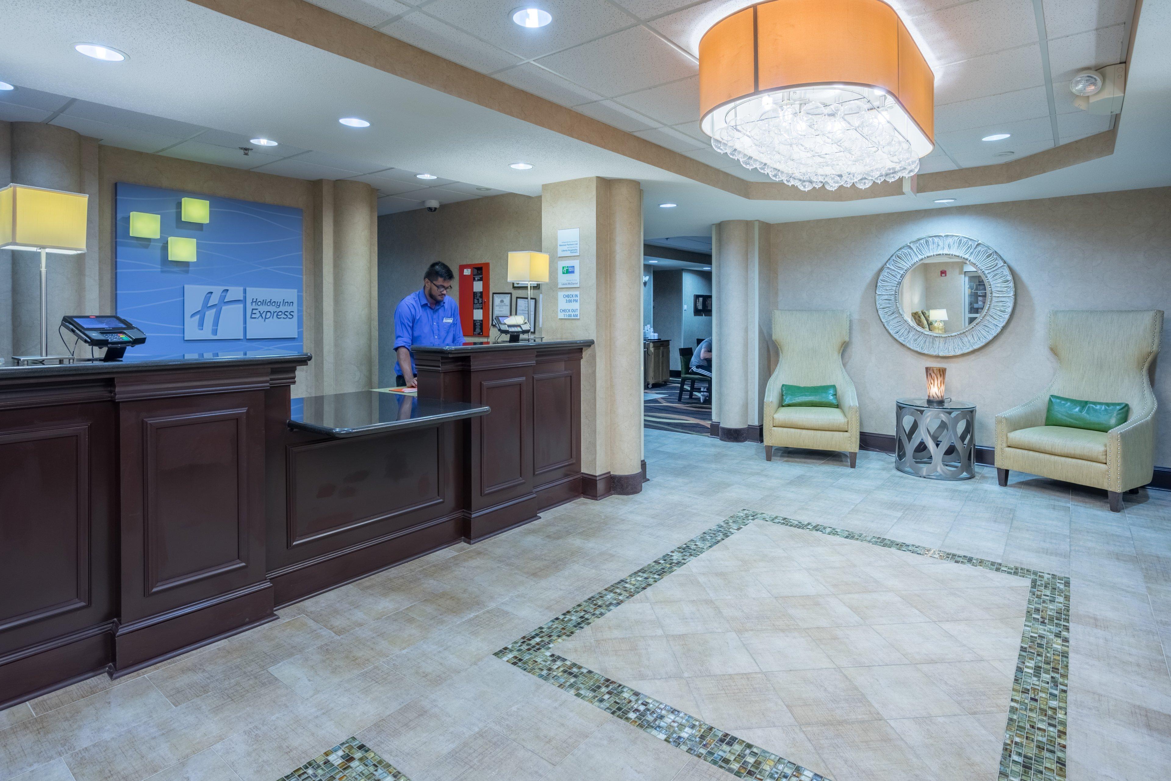 Holiday Inn Express Hanover By Ihg Exterior photo