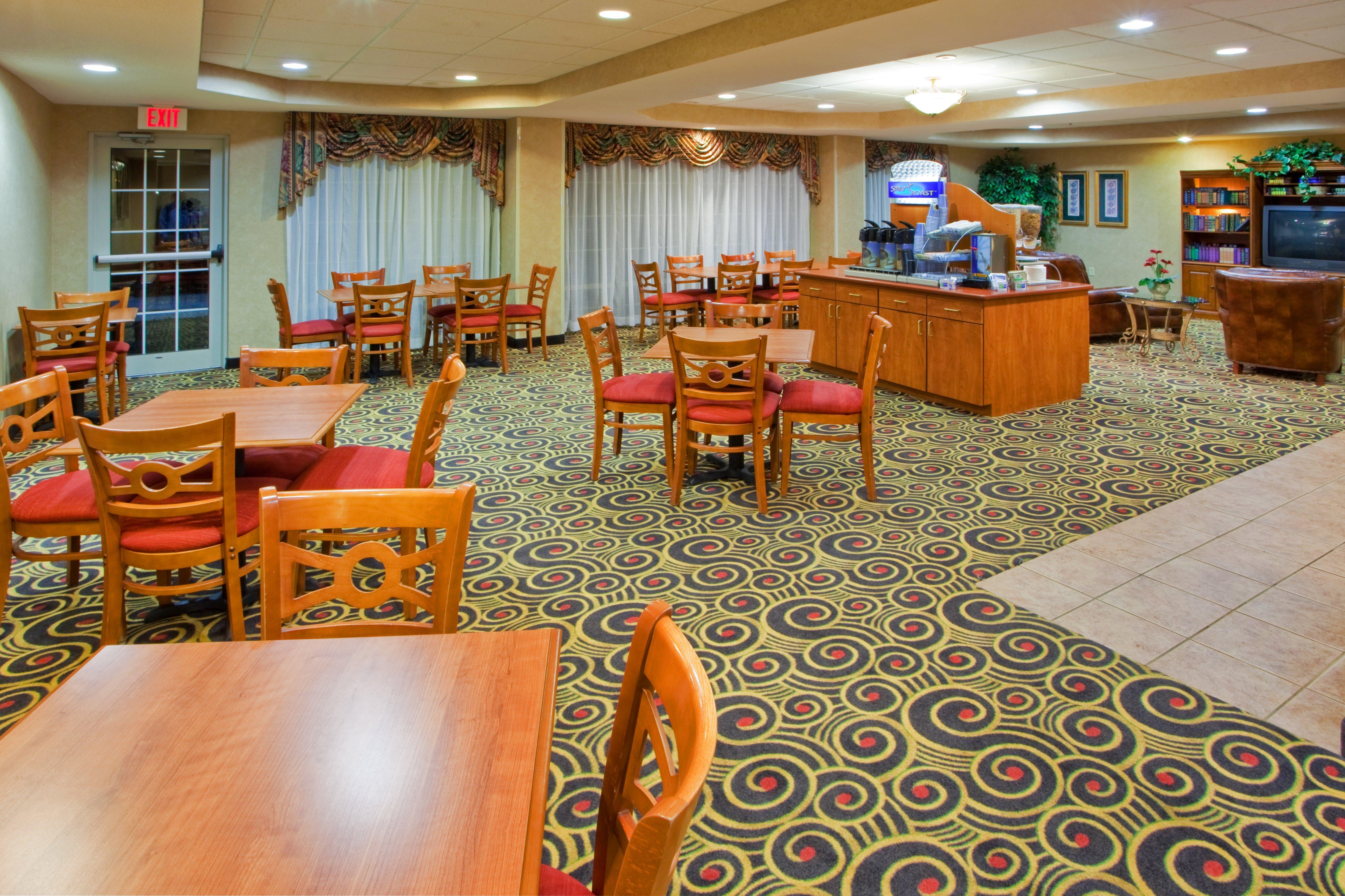 Holiday Inn Express Hanover By Ihg Exterior photo