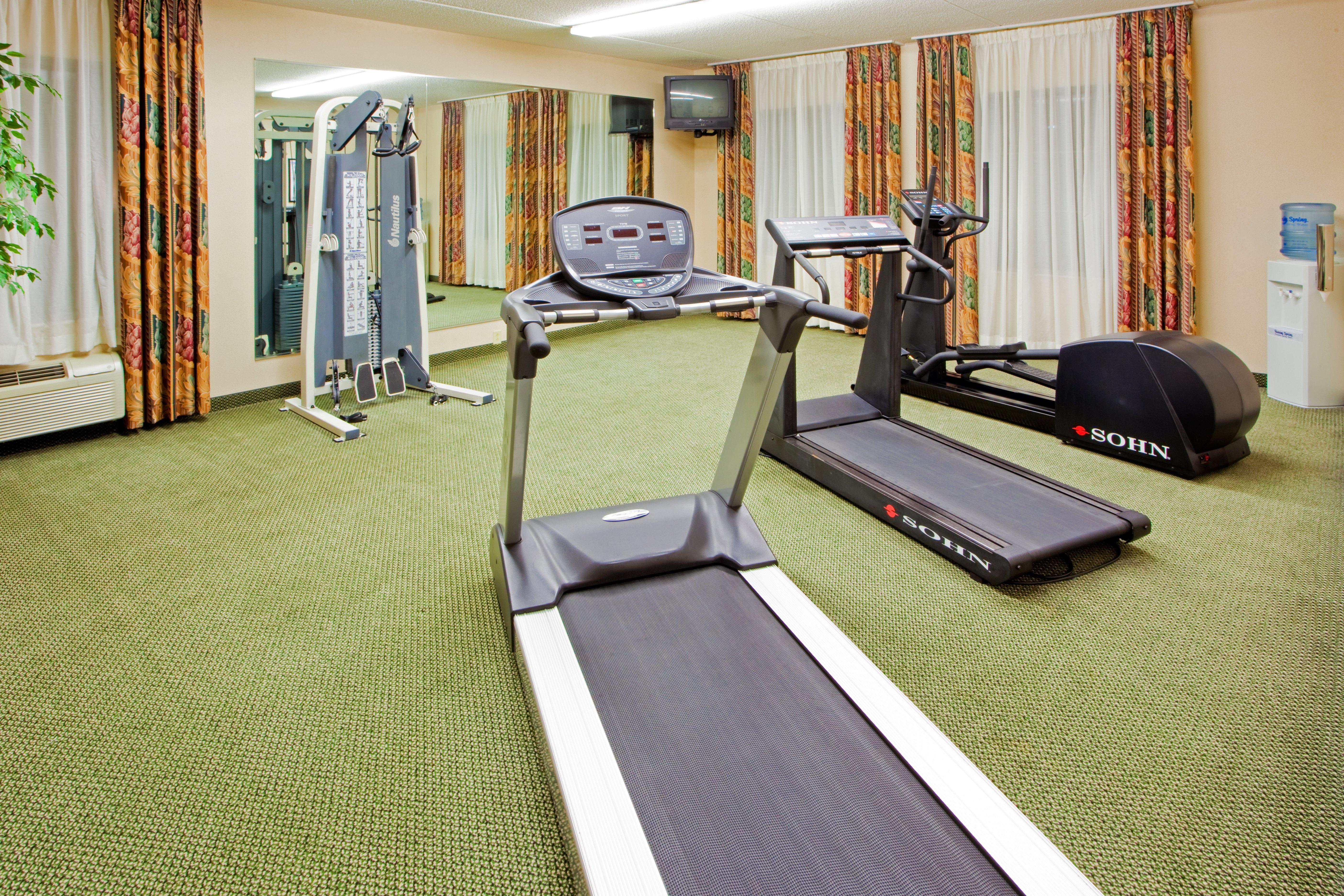 Holiday Inn Express Hanover By Ihg Exterior photo