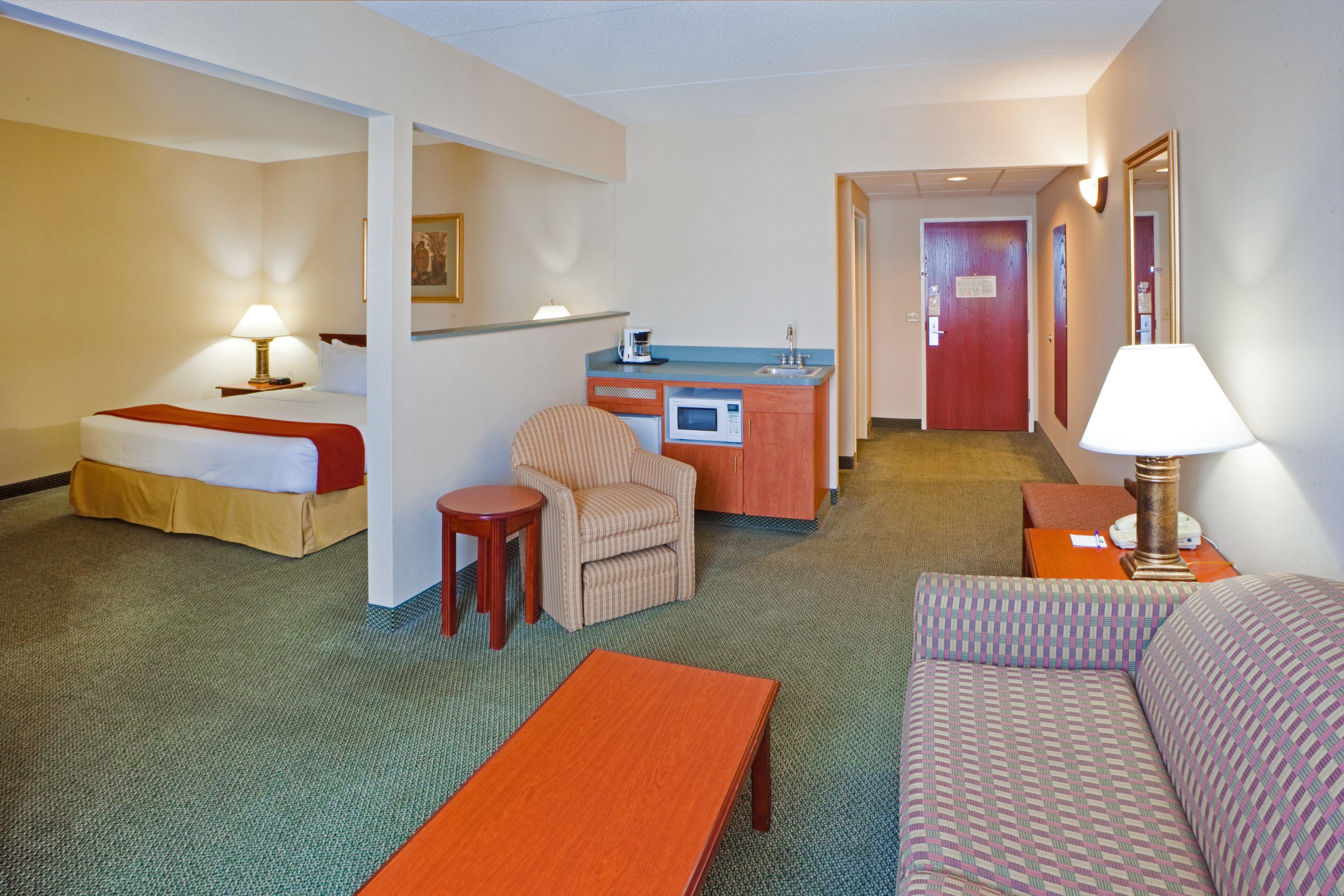 Holiday Inn Express Hanover By Ihg Exterior photo