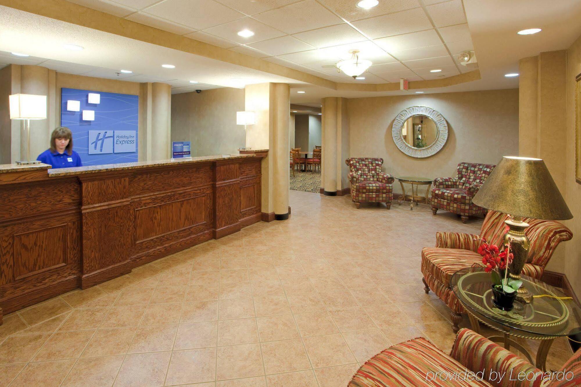 Holiday Inn Express Hanover By Ihg Exterior photo