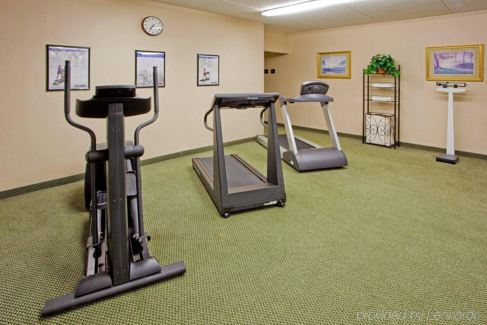 Holiday Inn Express Hanover By Ihg Exterior photo